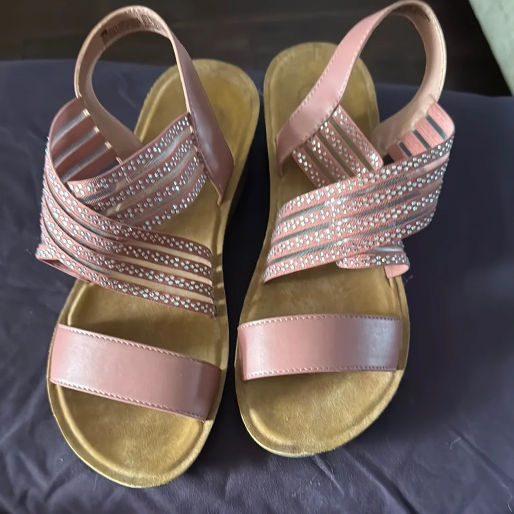 Daisy Fuentes Pink Rhinestone Sandals - Picture 1 of 4